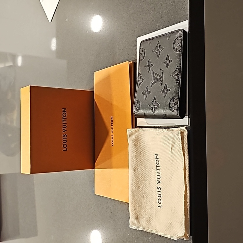LOUIS VUITTON, MENS black monogram wallet